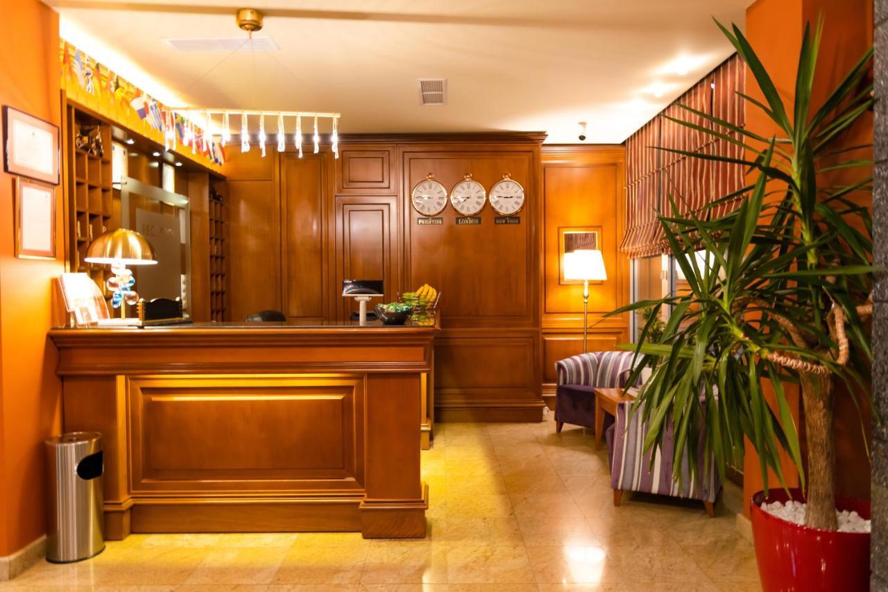 Hotel Ambasador Prishtina Pristina Eksteriør billede