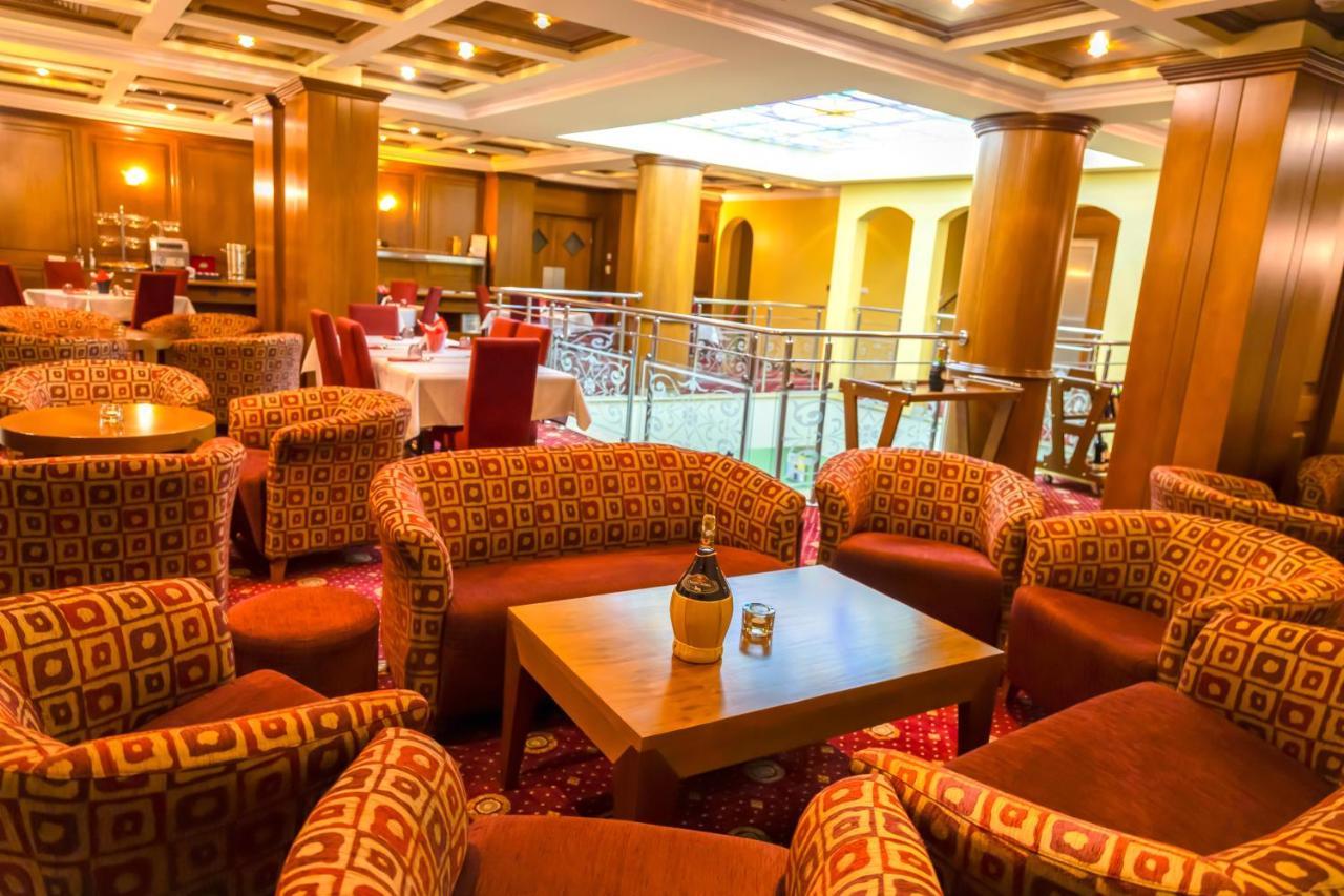 Hotel Ambasador Prishtina Pristina Eksteriør billede