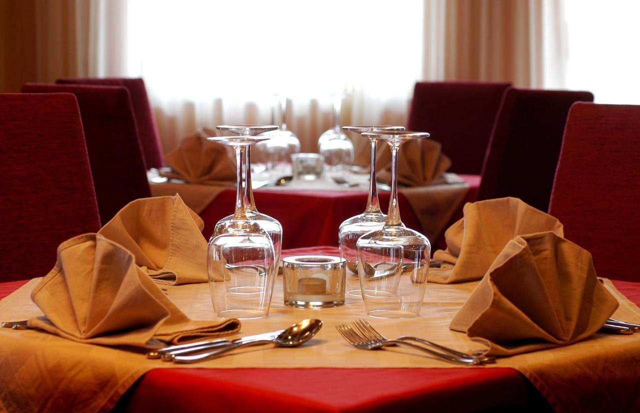 Hotel Ambasador Prishtina Pristina Eksteriør billede