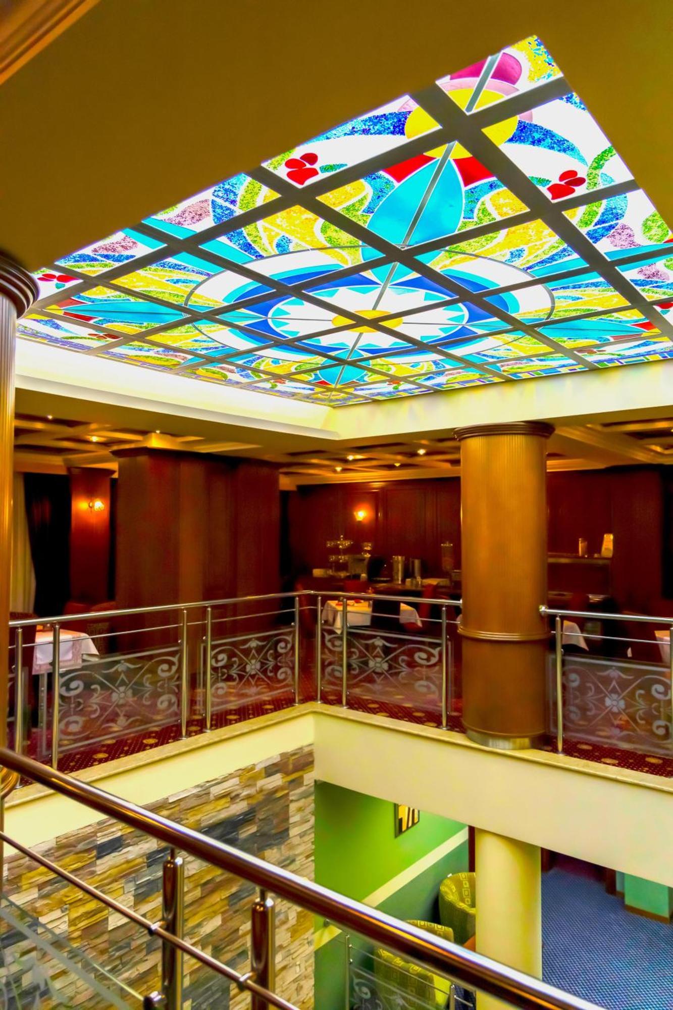 Hotel Ambasador Prishtina Pristina Eksteriør billede